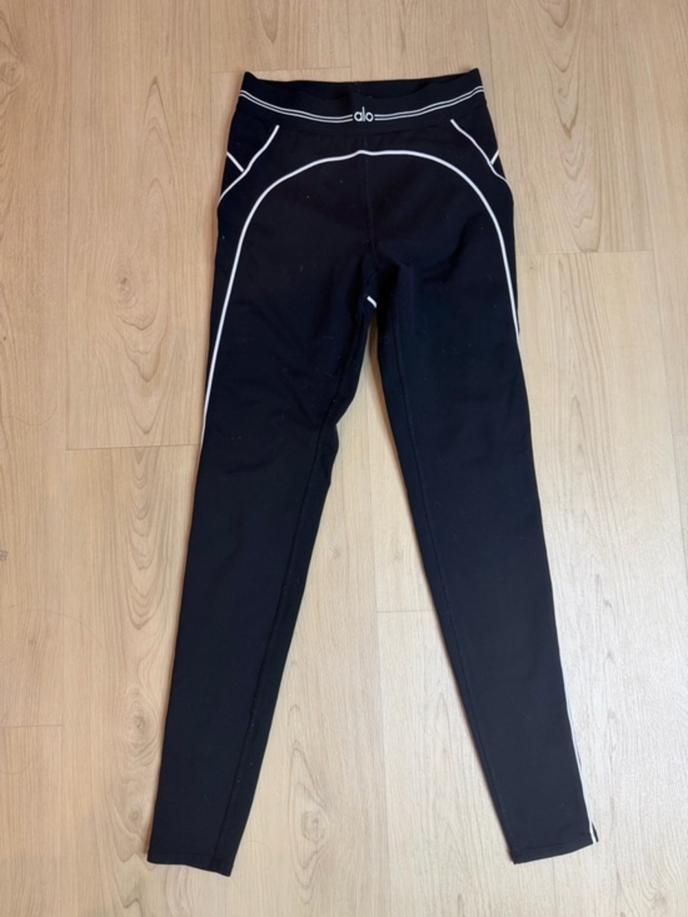 Alo Airbrush High-Waist Heart Throb Leggings